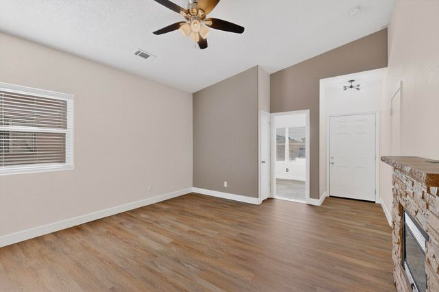 8419 Llano Vista Avenue SW, Albuquerque, NM 87121