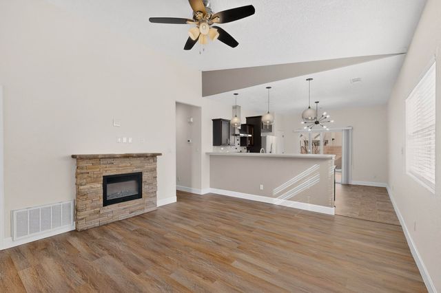 8419 Llano Vista Avenue SW, Albuquerque, NM 87121