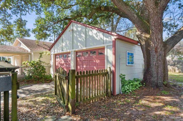 112 Cousineau Rd, Pensacola, FL 32507