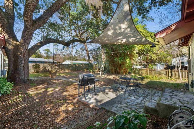 112 Cousineau Rd, Pensacola, FL 32507