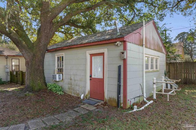 112 Cousineau Rd, Pensacola, FL 32507