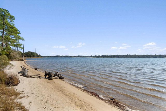 112 Cousineau Rd, Pensacola, FL 32507