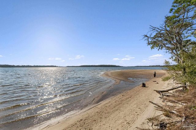 112 Cousineau Rd, Pensacola, FL 32507