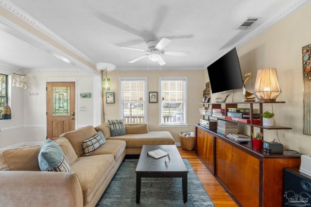 112 Cousineau Rd, Pensacola, FL 32507