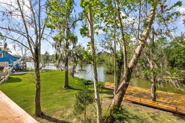 174 Hideaway Lane, Goodrich, TX 77335