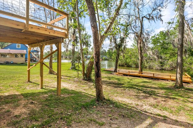 174 Hideaway Lane, Goodrich, TX 77335