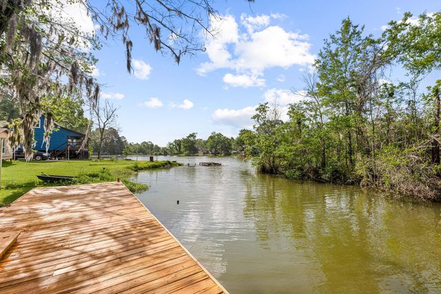 174 Hideaway Lane, Goodrich, TX 77335