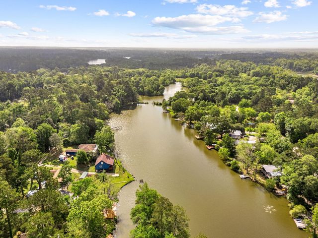 174 Hideaway Lane, Goodrich, TX 77335