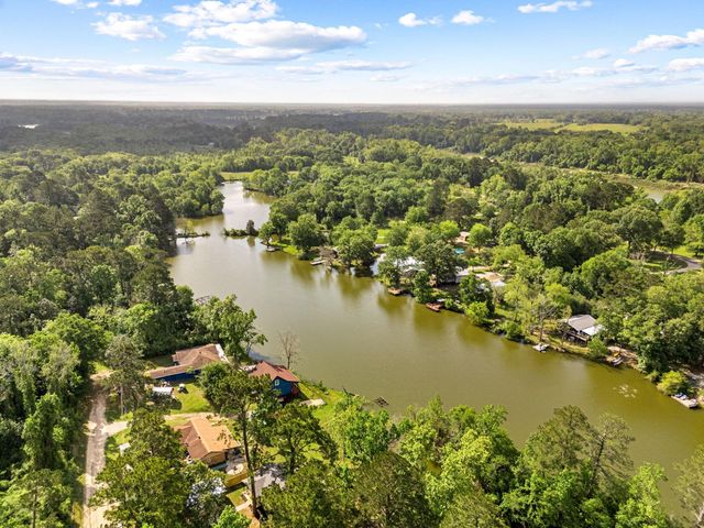 174 Hideaway Lane, Goodrich, TX 77335