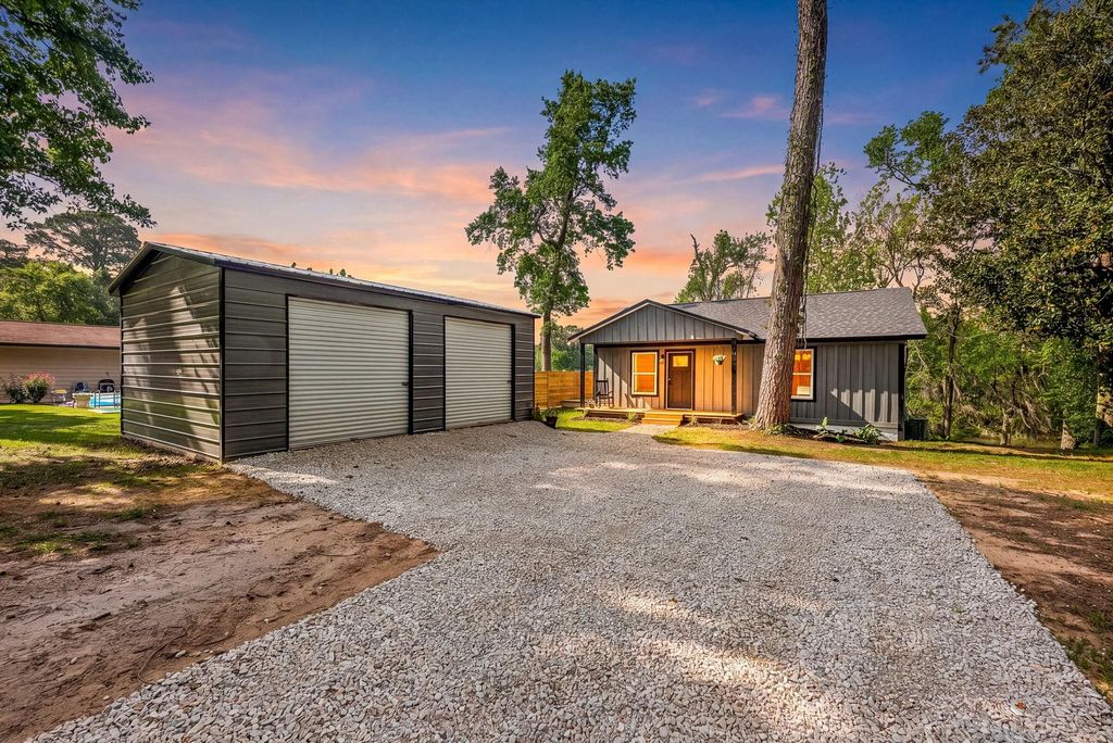 174 Hideaway Lane, Goodrich, TX 77335