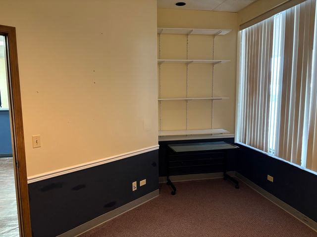 300 N Milwaukee Avenue LM, Lake Villa, IL 60046