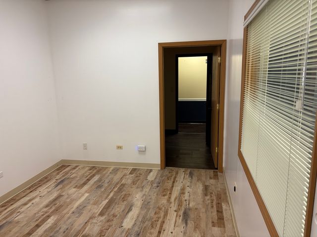 300 N Milwaukee Avenue LM, Lake Villa, IL 60046