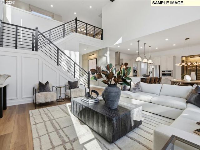 17580 HILLSIDE Dr, West Linn, OR 97068