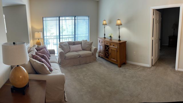 2805 Veronia Drive 104, Palm Beach Gardens, FL 33410
