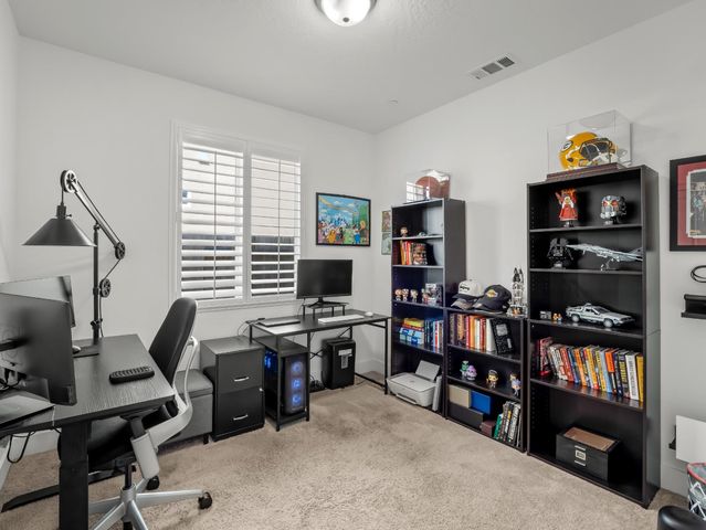 551 Talus Way S, Madera, CA 93636