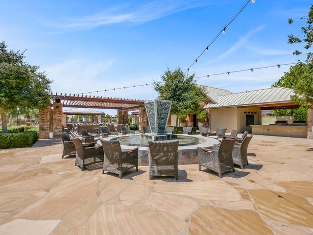 551 Talus Way S, Madera, CA 93636