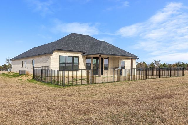 186 Desert Mountain Drive, Gordonville, TX 76245