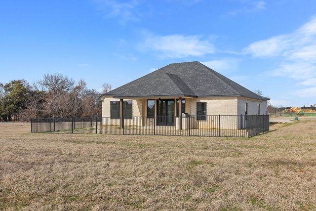 186 Desert Mountain Drive, Gordonville, TX 76245