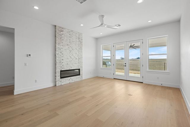 186 Desert Mountain Drive, Gordonville, TX 76245