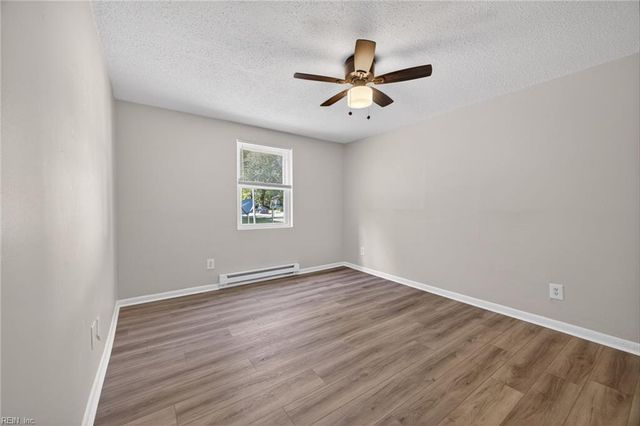 6249 Alexander St Apt B, Norfolk, VA 23513