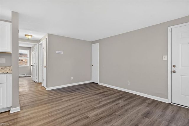 6249 Alexander St Apt B, Norfolk, VA 23513