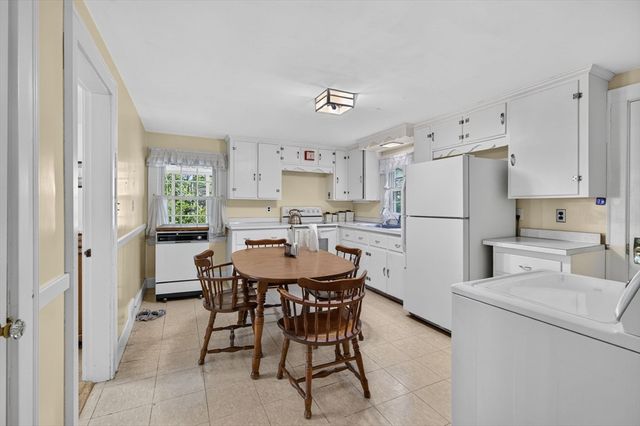 49 Downing Rd, Lexington, MA 02421