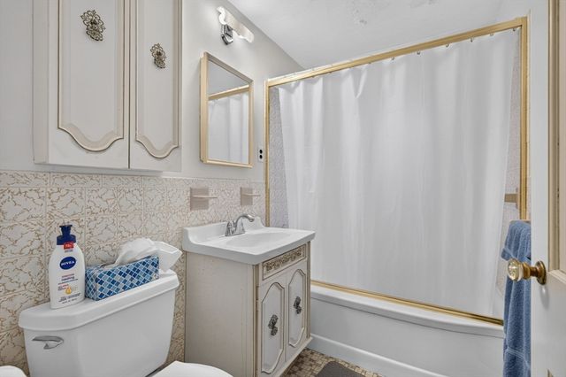 49 Downing Rd, Lexington, MA 02421