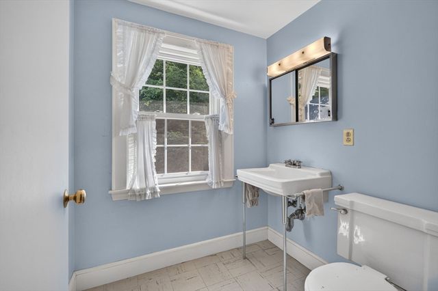 49 Downing Rd, Lexington, MA 02421