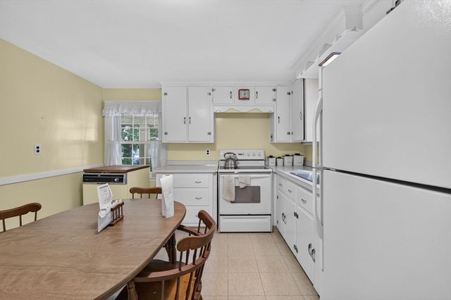 49 Downing Rd, Lexington, MA 02421