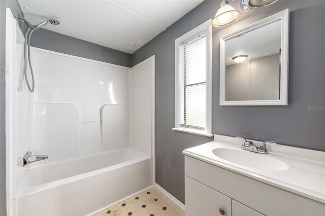 5600 SE 39TH STREET, Trenton, FL 32693