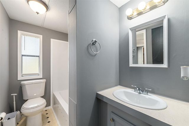 5600 SE 39TH STREET, Trenton, FL 32693