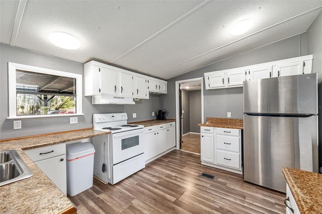 5600 SE 39TH STREET, Trenton, FL 32693