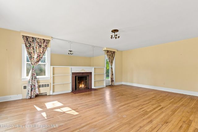 236 Glasco Turnpike, Saugerties, NY 12477