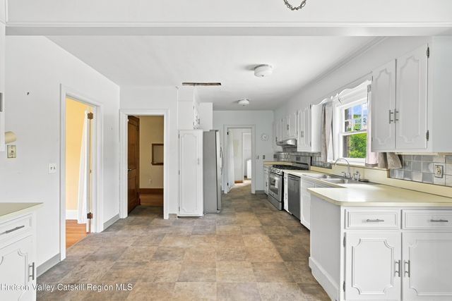 236 Glasco Turnpike, Saugerties, NY 12477