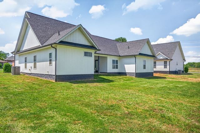 1360 Bilbrey Ave, Cookeville, TN 38501