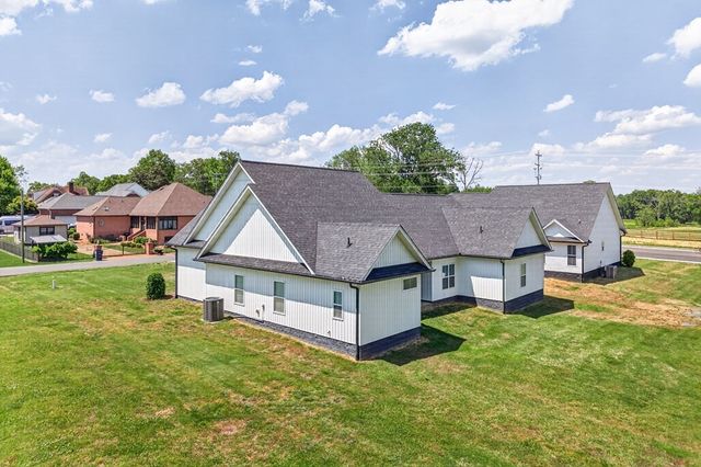 1360 Bilbrey Ave, Cookeville, TN 38501