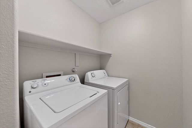 2229 CORTINA Loop SE, Rio Rancho, NM 87124