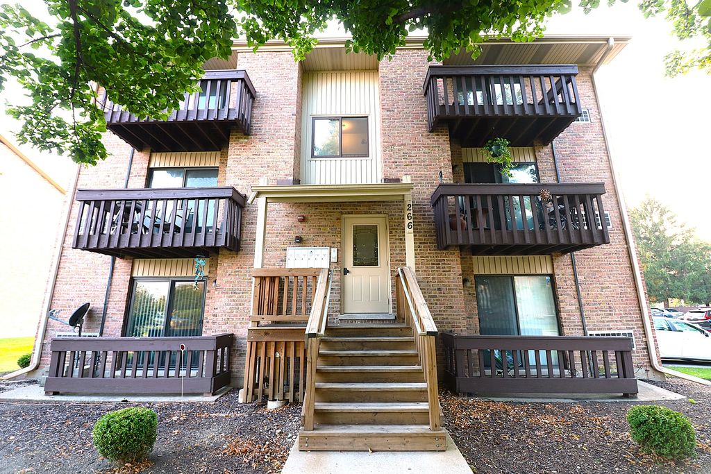266 12th Street 3F, Wheeling, IL 60090