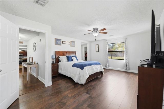 901 W TRAPNELL ROAD, Plant City, FL 33566