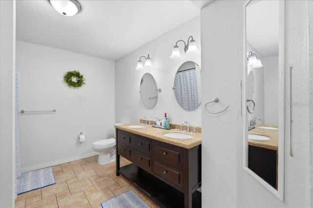 901 W TRAPNELL ROAD, Plant City, FL 33566