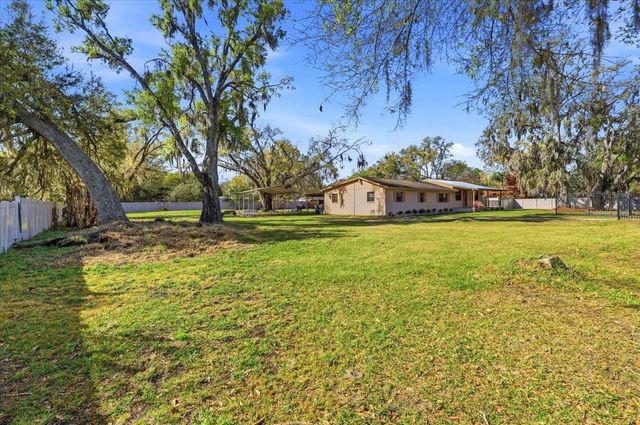 901 W TRAPNELL ROAD, Plant City, FL 33566