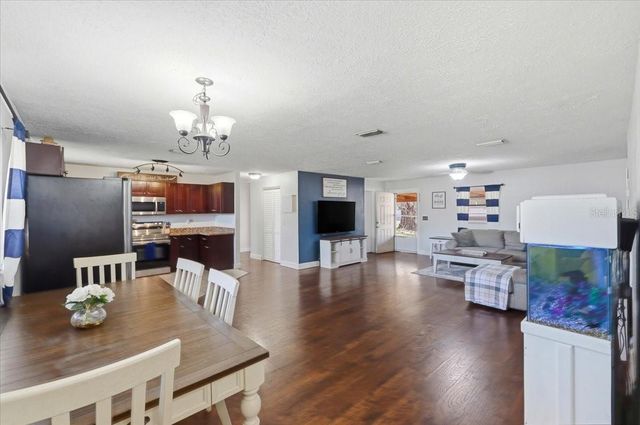 901 W TRAPNELL ROAD, Plant City, FL 33566