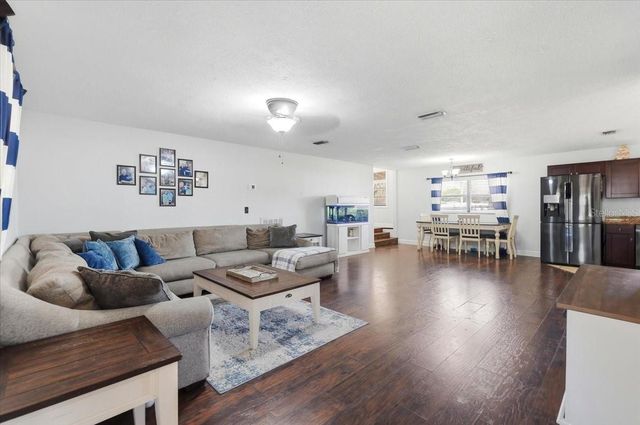 901 W TRAPNELL ROAD, Plant City, FL 33566