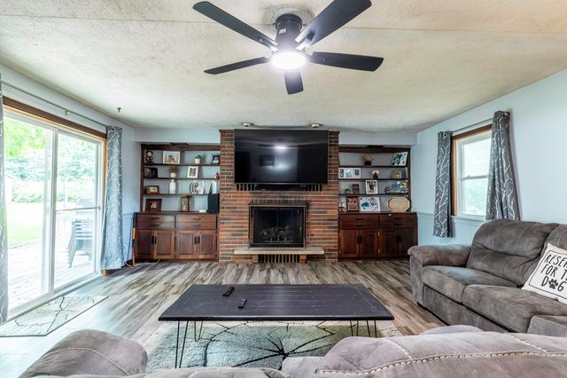 4211 Dalewood Drive, Fort Wayne, IN 46815