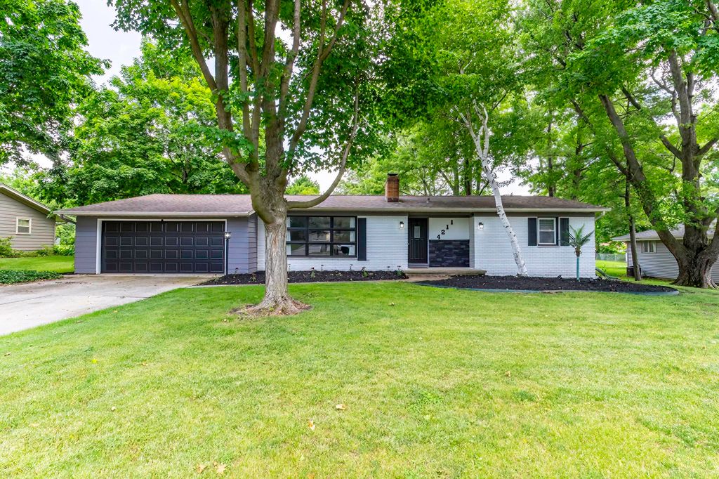 4211 Dalewood Drive, Fort Wayne, IN 46815