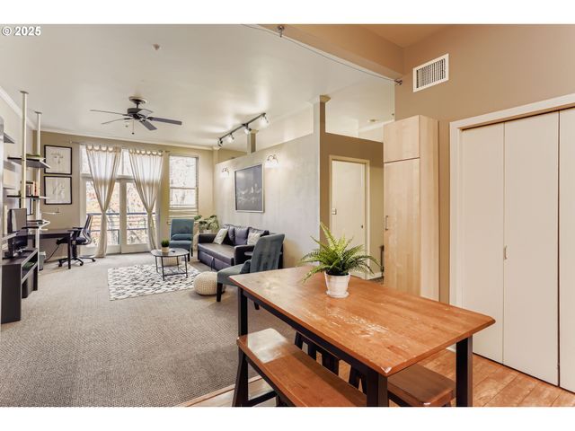 1425 Ne 61ST Ave 310, Hillsboro, OR 97124