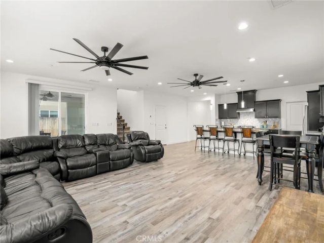 4080 San Jose, Clovis, CA 93619