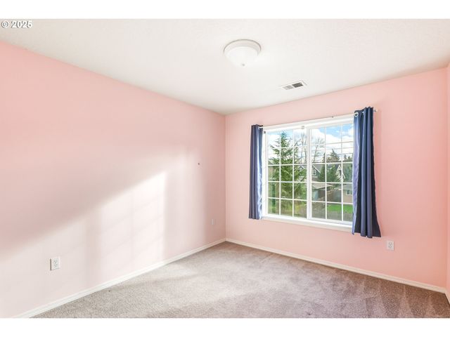 5513 Se HULL Ave, Milwaukie, OR 97267