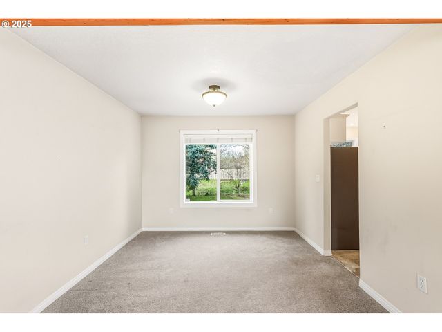 5513 Se HULL Ave, Milwaukie, OR 97267