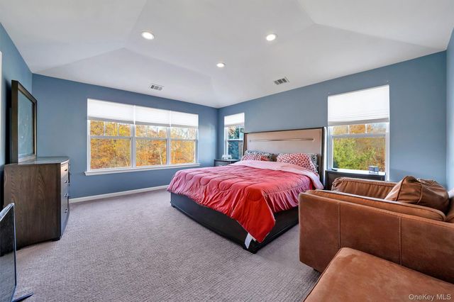 43 Woodside Knolls Drive, Middletown, NY 10940